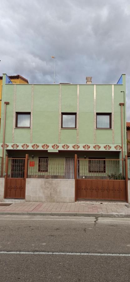 Apartamentos Turisticos Las 3 Golondrinas Peñafiel Buitenkant foto